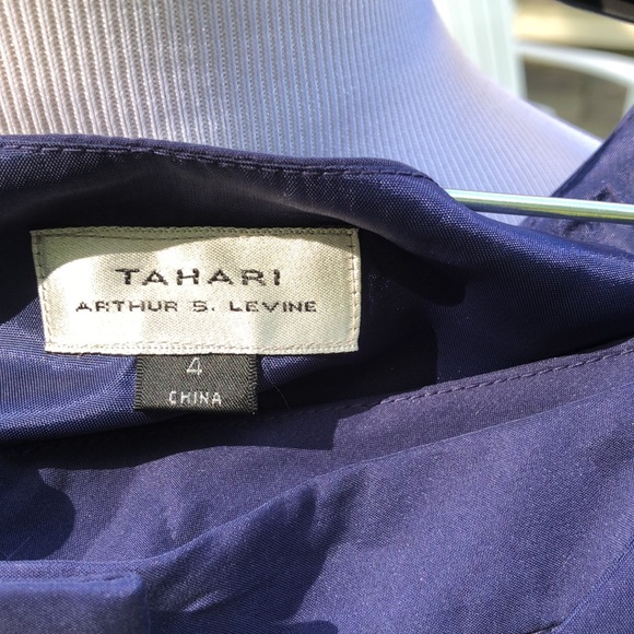 NWT  3-Piece TAHARI Pant Suit. Jacket, sleeveless top, zippered pants. - Picture 5 of 8